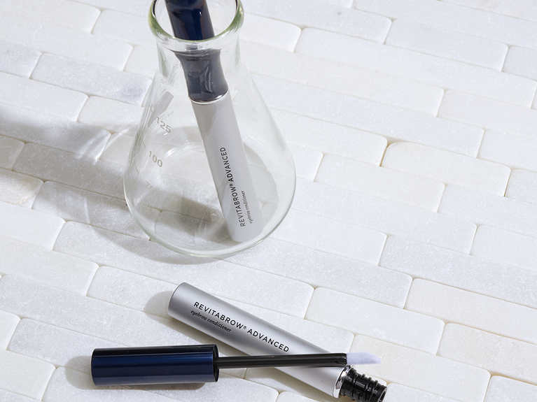 TUS PREGUNTAS SOBRE REVITABROW ADVANCED®, RESPONDIDAS