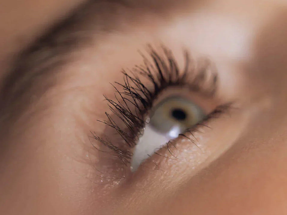 ¿UN SERUM DE PESTAÑAS PARA OJOS SENSIBLES? POR FIN EXISTE