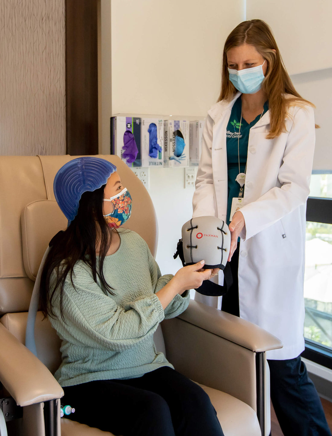 Aumentando la confianza de pacientes con cáncer con la terapia de gorro frío
